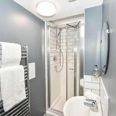 Cosy Budget 2bed Shared Kitchen *