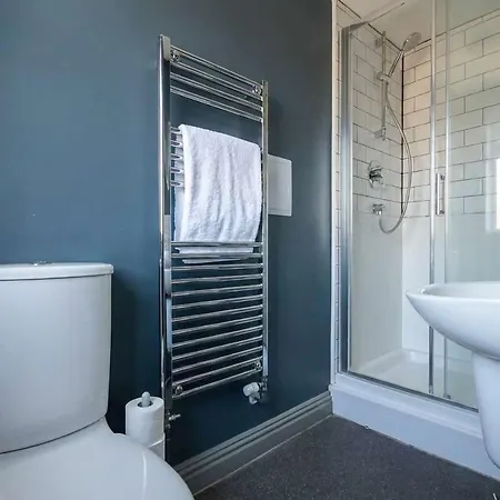 Cosy Budget 2bed Shared Kitchen