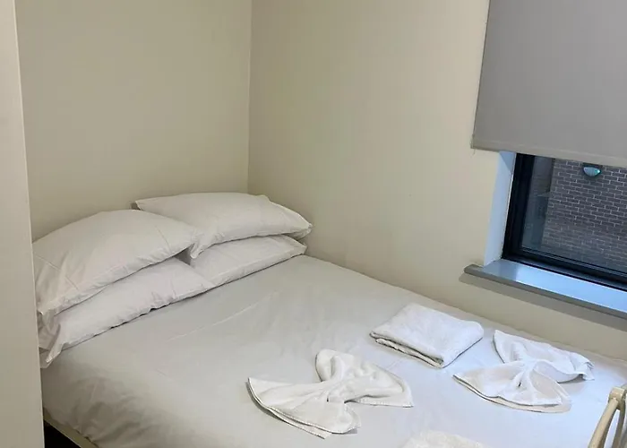 Cosy Budget 2bed Shared Kitchen * Лідс