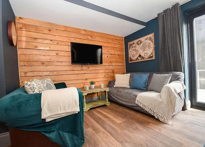 Cosy Budget 2bed Shared Kitchen Apartment *