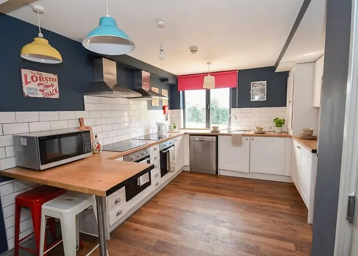 Cosy Budget 2bed Shared Kitchen Apartment *
