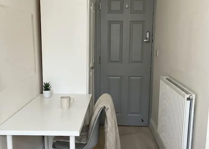 Cosy Budget 2bed Shared Kitchen Leeds (West Yorkshire)