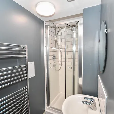 Cosy Budget 2bed Shared Kitchen Apartamento