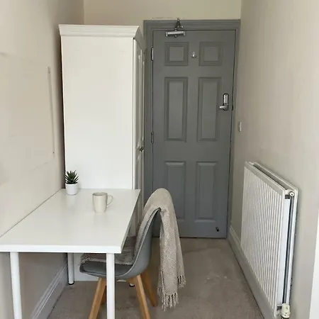 Cosy Budget 2bed Shared Kitchen Leeds (West Yorkshire)